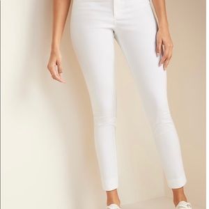 NWT Old Navy White Pixie crop pants size 6
